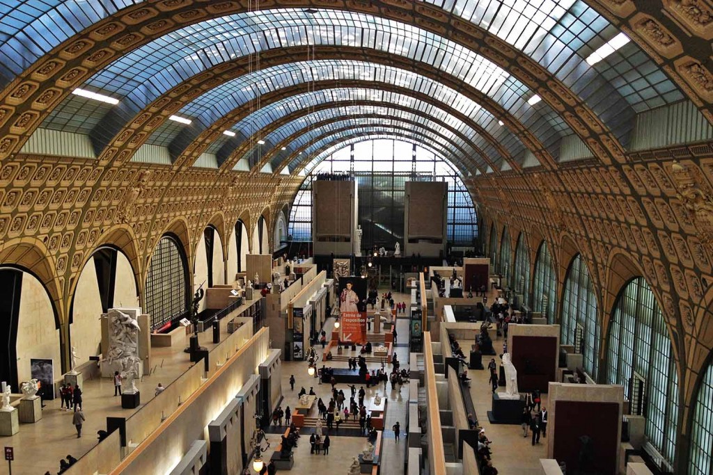Museu d'Orsay, onde a arquitetura briga de igual para igual com as obras do acervo.