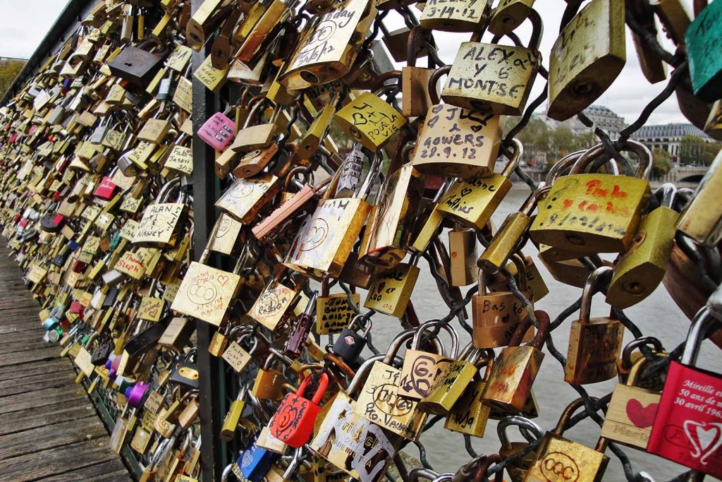 Cadeados na Pont des Arts.