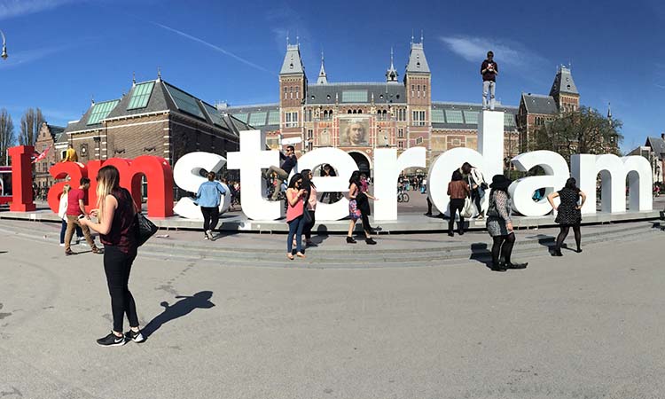 I Amsterdam - Museumplein © Imagina na Viagem - pontos turísticos imperdíveis na europa